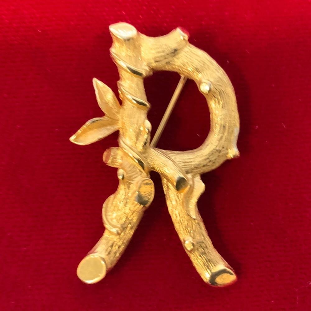 Vintage Signed Sarah Coventry Brooch